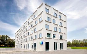 Holiday Express & Ghent By Ihg