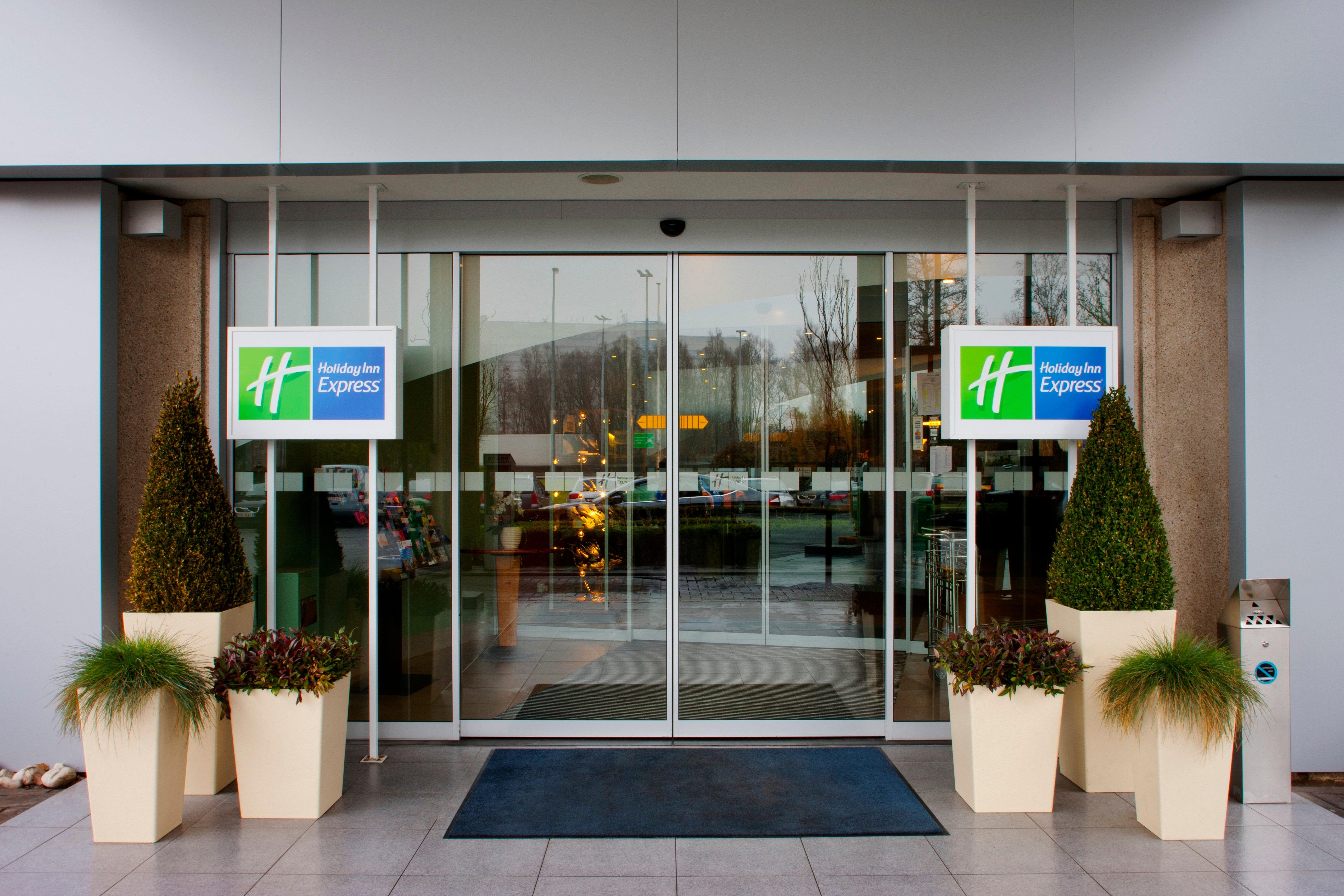 Holiday Inn Express & Suites Ghent, An Ihg Hotel Buitenkant foto